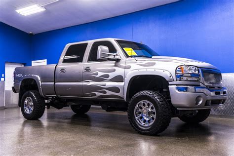 Try a test drive of this denali pickup to truly see what it can do. With a beastly lift and a 6.6L Duramax Diesel Engine this ...