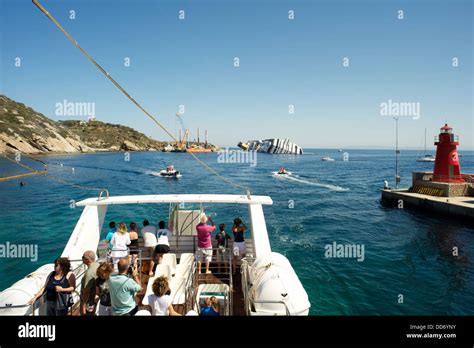 Costa Concordia Shipwreck Stock Photo Alamy