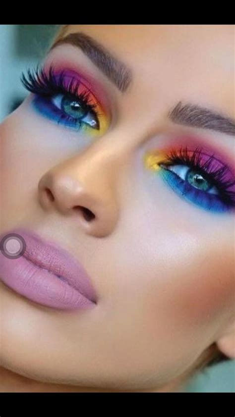 Pin By Sandra Sousanis On Beauty In A Nutshell 2 Rainbow Eye Makeup Blue Eye Makeup Eye