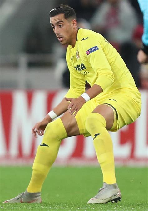 3 su hermano mellizo, rogelio funes mori, juega como delantero y milita en el rayados de monterrey de la primera división de méxico Ramiro Funes Mori - Wikipedia