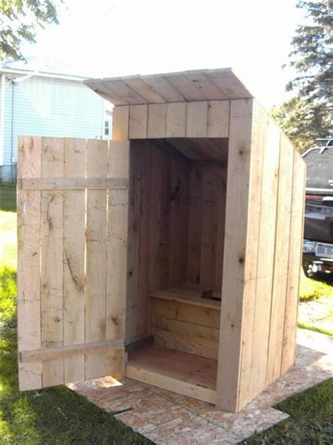 Garden Outhouses Building An Outhouse Outhouse Bathroom Outdoor Toilet