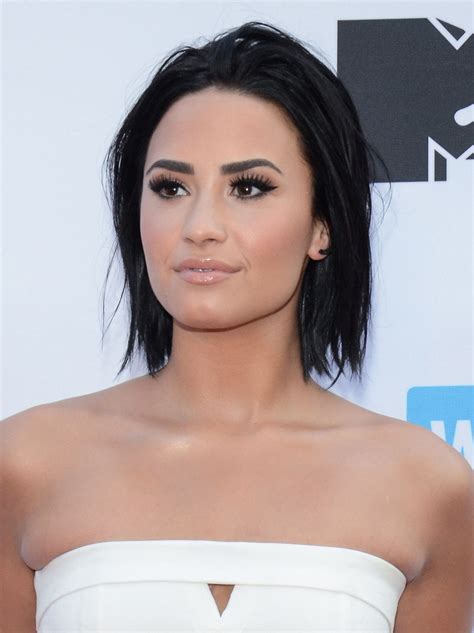Demi Lovatos Makeup Artist Gives Exclusive Details On Her Body And