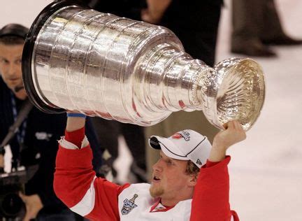 Justin abdelkaderს პროფაილი), გუნდების (მაგალითად: Red Wings' Justin Abdelkader grows up right before our ...