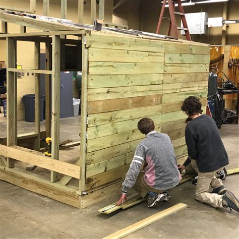 North Webster High School Students Build Playhouse For Fundraiser