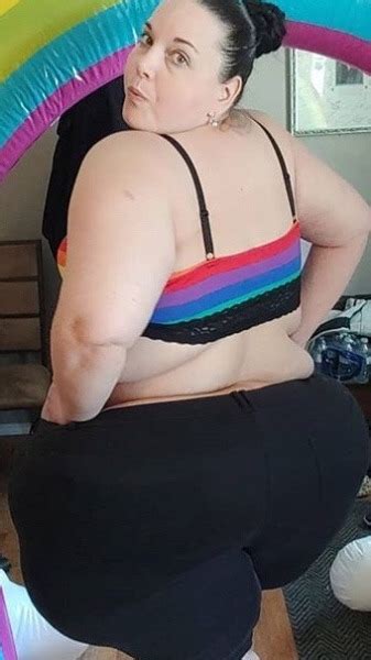 Can T Believe How Sexy She Is As A Pear Shaped Lad Tumbex