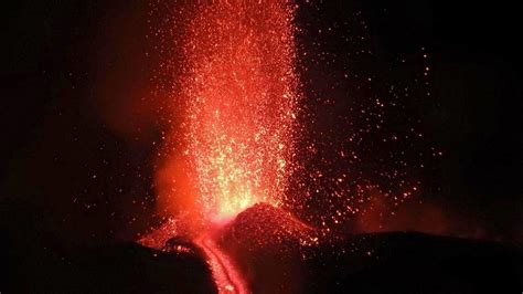 El Volcán Etna Entra En Erupción En Italia Cambios Planetarios