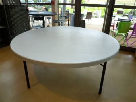 Options vous aide à trouver la table idéale pour votre événement. Table ronde 150 cm - Location de matériel pour banquets ...