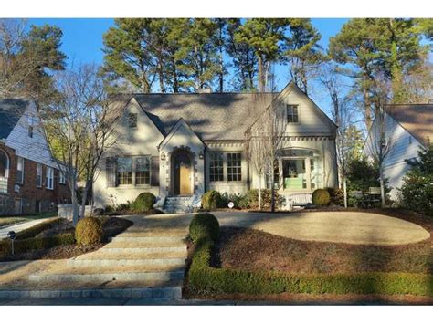 Painted Brick In Atlanta Great Curb Appeal Dream Cottage House
