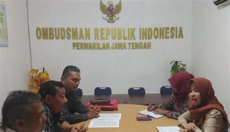 Pria Ini Bakar Kantor Desa karena Pelayanan Buruk, Ini Lho