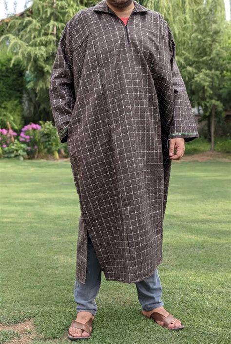 Dark Brown Men Traditional Kashmiri Checkered Pheran Gyawun