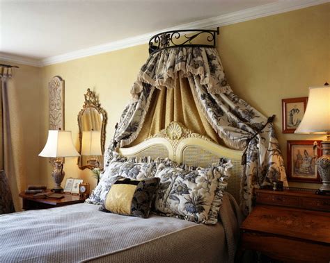 25 Stylish And Practical Traditional Bedroom Designs