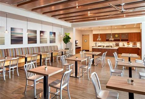 These sleek and sophisticated spaces provide all the comforts of. Hotel Hilton Garden Inn San Diego Downtown/Bayside ...