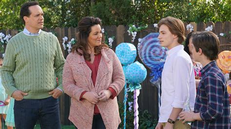 Watch American Housewife Season 1 Episode 20 The Walk Online