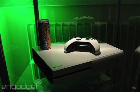 Gamescom 2014 Actual Images Of Limited Edition White And Call Of Duty