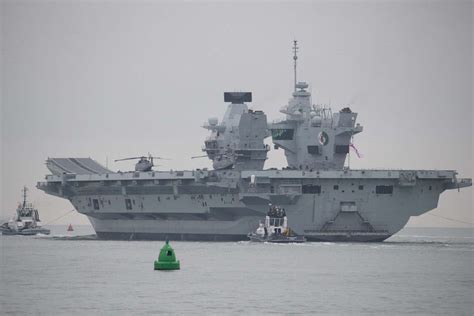 Editing & additional material by mike in the second rebuild the queen elizabeth and valiant remained almost identical, the difference being queen elizabeth had a tripod mainmast. HMS Queen Elizabeth departure from Portsmouth postponed ...