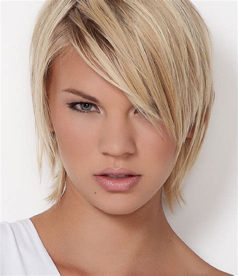 Without wasting time just dive into this article to know what would be the best hairstyles that would suit your face. 40 Classic Short Hairstyles For Round Faces