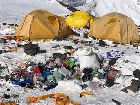 A Mess On Everest Mount Everest Adventure Sports Dwcom