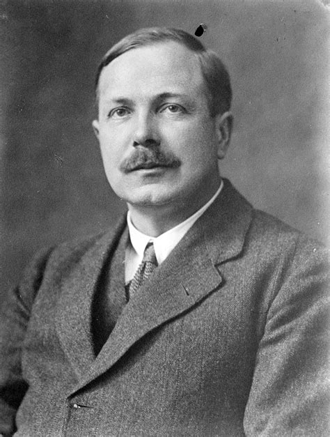 File:Charles G. Darwin, Bain News Service photo portrait.jpg - Wikipedia