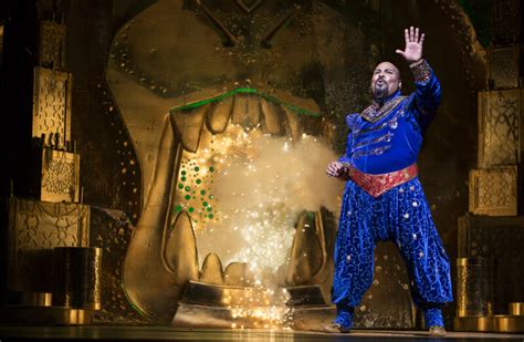 Em Cartaz Na Broadway Musical Aladdin Encanta Ao Mostrar Voo Do