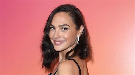 Gal Gadot Bares Her Abs In Energetic Video From Bed Hello