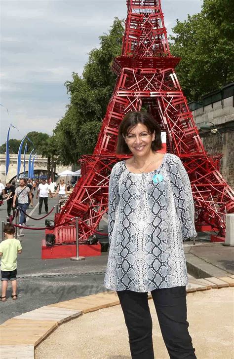 Browse 15,460 anne hidalgo stock photos and images available, or start a new search to explore more stock photos and images. Anne Hidalgo "se baña" en la playa de París ...