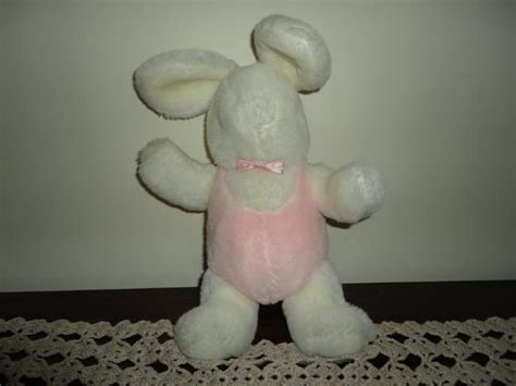 Gund 1986 Bunny Rabbit Pink And White Plush Jadees Antique Bear Shoppe