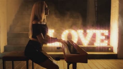 Russian Pianist Gamazda Performs Kiss Classic I Was Made For Lovin