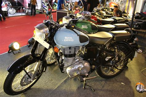 It is available in 11 variants and 14 colours. Royal Enfield Classic 350 sales higher than the Bajaj ...