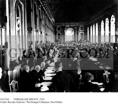 Image Of Versailles Treaty 1919 Delegates Signing The Peace
