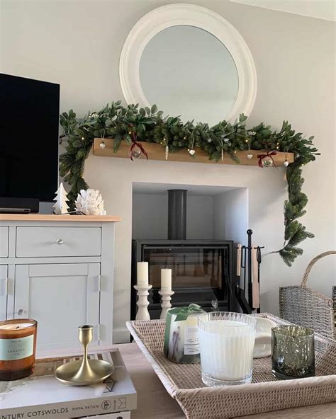 35 Christmas Garland For Mantel Ideas For The Holidays