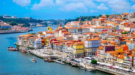 The espinho beach area is popular with tourists. Porto | 10 places to visit in Porto