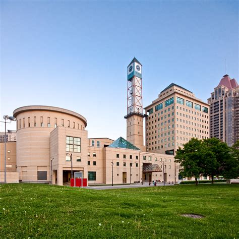 Mississauga City Hall | The Centre was finished in 1987 by J… | Flickr