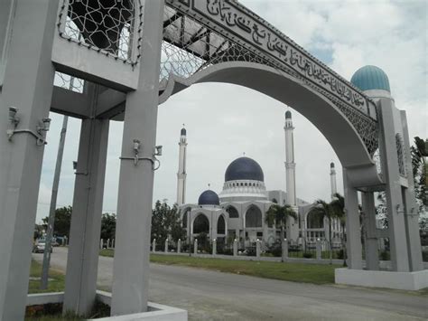Pandangan dari ruang solat wanita masjid jubli perak sultan ismail petra (masjid beijing).jpg 1,712 × 2,288; SENI LAMA MELAYU (MALAY OLDEN ART): Masjid (Mosque of ...