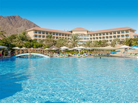 Hotel Fujairah Rotana Resort Spa In Fujairah Bei Alltours Buchen