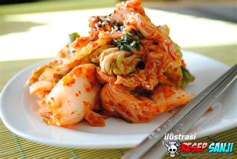 Pada resep makanan korea bernama bibimbap atau nasi campur korea terdapat beberapa sayuran yang segar dan diolah dengan baik sehingga memiliki rasa yang lezat. Cara Membuat Kimchi Murah dan Halal (Khas Korea Selatan) | RESEP SANJI