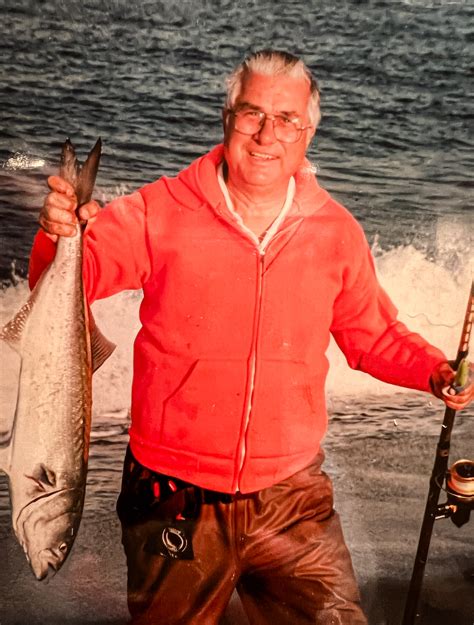 Obituary of Ted Grochala | Kingston & Kemp Funeral Home