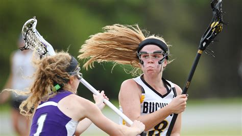 Headgear Rule For Girls Lacrosse Ignites Outcry The New York Times