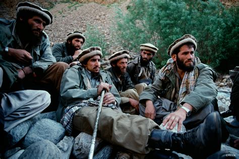 Le fils du commandant massoud annonce, dans cet appel adressé à la regle du jeu, qu'il prend le commandement de la résistance contre les. Reza / L'hommage au commandant Massoud