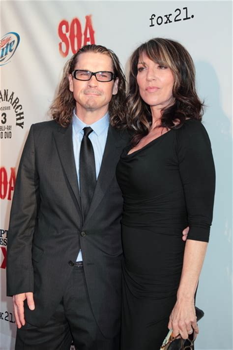 Katey Sagal And Kurt Sutter Pictures Sons Of Anarchy Season 4 Premiere