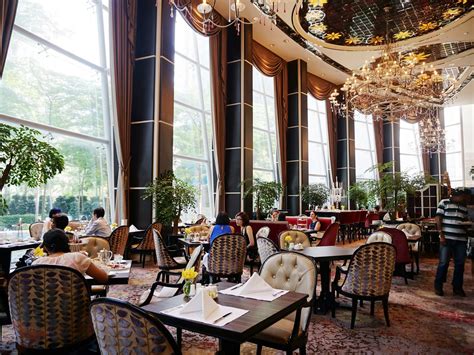 With sophisticated lounge perfect for an afternoon tea, dining here comes with a fantastic view as altitude is on the 53rd floor of the banyan tree kuala lumpur. PinkyPiggu: The Grand Astor Afternoon Tea At Brasserie Les ...