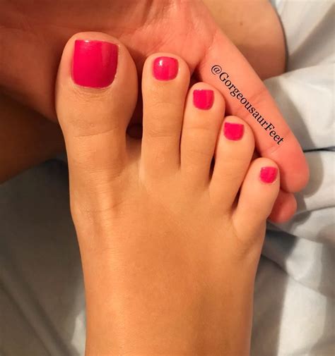 gorgeousaurfeet footmodel footfetishnation taperedtoes pretty toes sexy feet cute toes