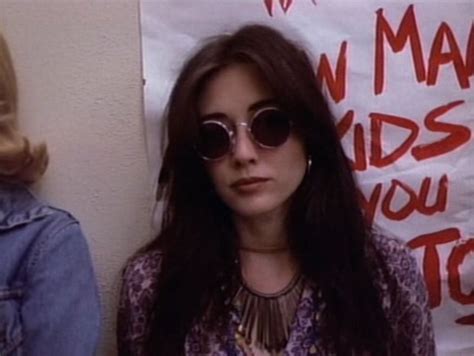 Her father worked in a bank, while her mother owned a beauty parlor. brenda walsh | Tumblr | 90210 fashion, Beverly hills 90210 ...