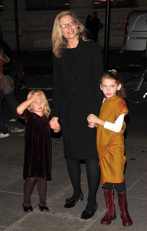 Annie Leibovitz And Her Daughters Annie Leibovitz Photos Annie