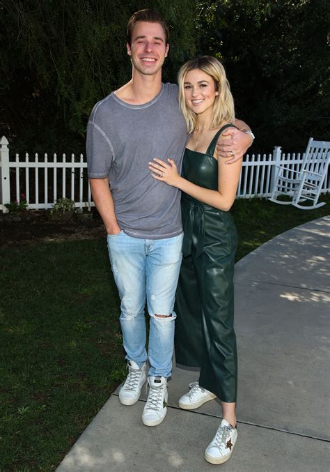 duck dynasty s sadie robertson on 1 year of marriage to husband amid pandemic — is she happy