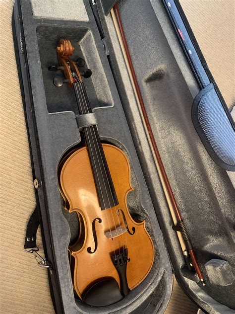 Guys I Got My First Violin Today Im Turning 17 And Decided To Start