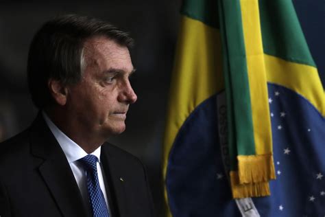 Link em nosso canal no youtube: Bolsonaro cancela pronunciamento que faria hoje à noite em ...