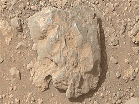 Nasas Curiosity Rover Blasts Rocks On Mars With Nuclear Powered Lasers