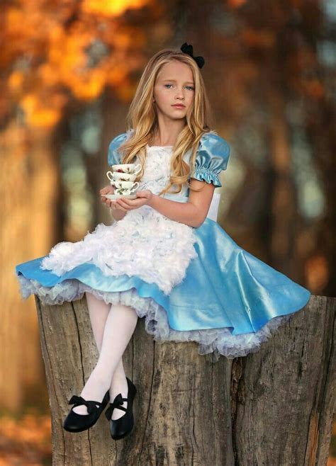 Pin By Nicole 🍀 M🇮🇹🇩🇪 On Tell Me A Story Alice In Wonderland Costume