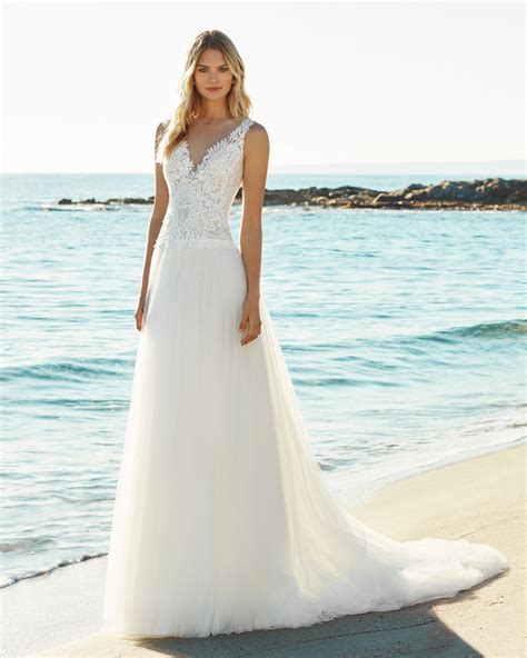 21 Best Beach Wedding Dresses For 2023 Royal Wedding