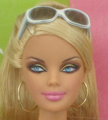 Catalogo De Barbie Online Top Model Resort Barbie Play Line Molde De Cara Mackie M